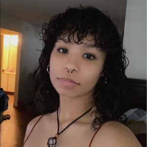 Meet your Posher, Simone